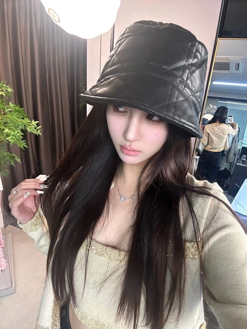 【秒变巴掌脸】女秋冬韩版百搭显脸小帽子pu皮菱格渔夫帽FA2304213