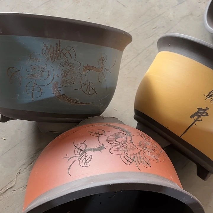 紫砂花盆100-3。