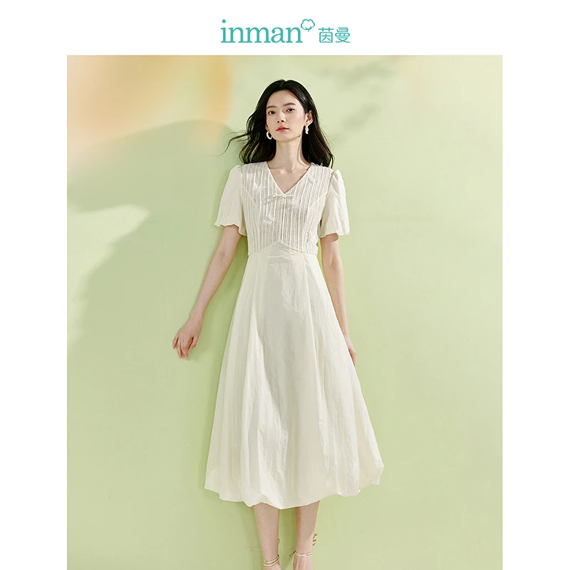 【茵曼服饰】新中式盘扣国风花苞袖针织裙W18425318