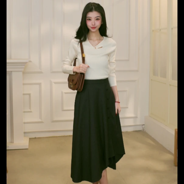 【豆豆专属】镂空V领针织衫慵懒长袖针织打底衫18336204