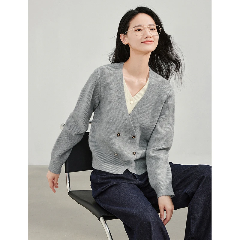 【茵曼服饰】秋冬假两件套头毛衣撞色V领绿色针织上衣F18448440