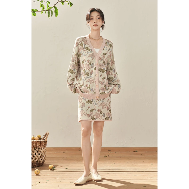 【会员专享】茵曼时尚法式复古提花花卉开衫毛织套18236557