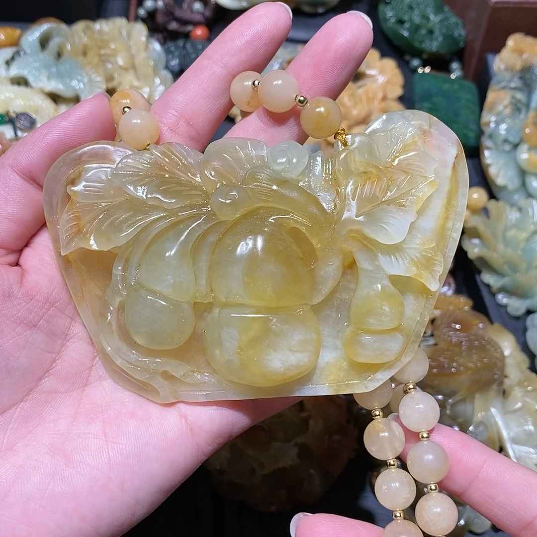 蛇纹石玉颈饰未镶嵌