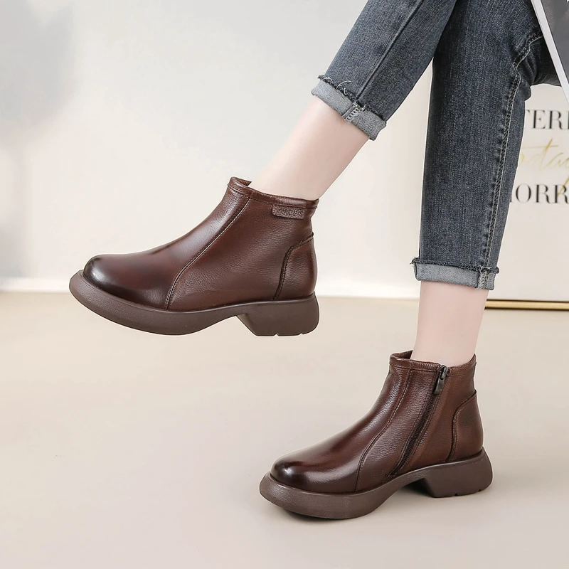 冬季真皮短靴女加绒保暖软底妈妈鞋防滑雪地靴舒适中老年时尚百搭