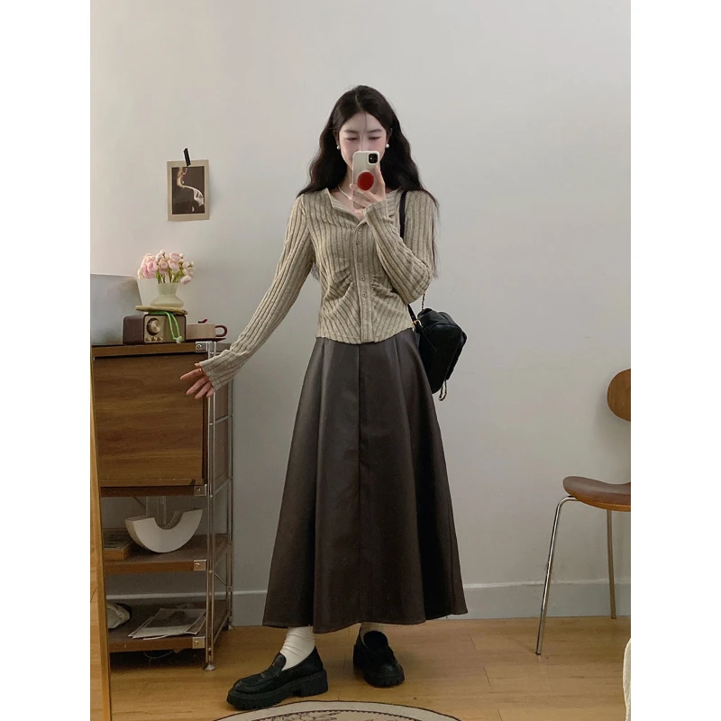 实拍～大码女装纯欲修身气质针织开衫pu皮半身裙套装胖MM两件套