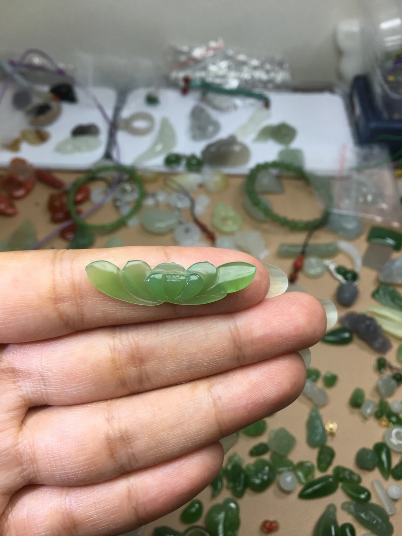 天然和田玉碧玉莲花吊坠挂件 玉衡 美丽温婉荷花 34.3*8.8*3.6mm