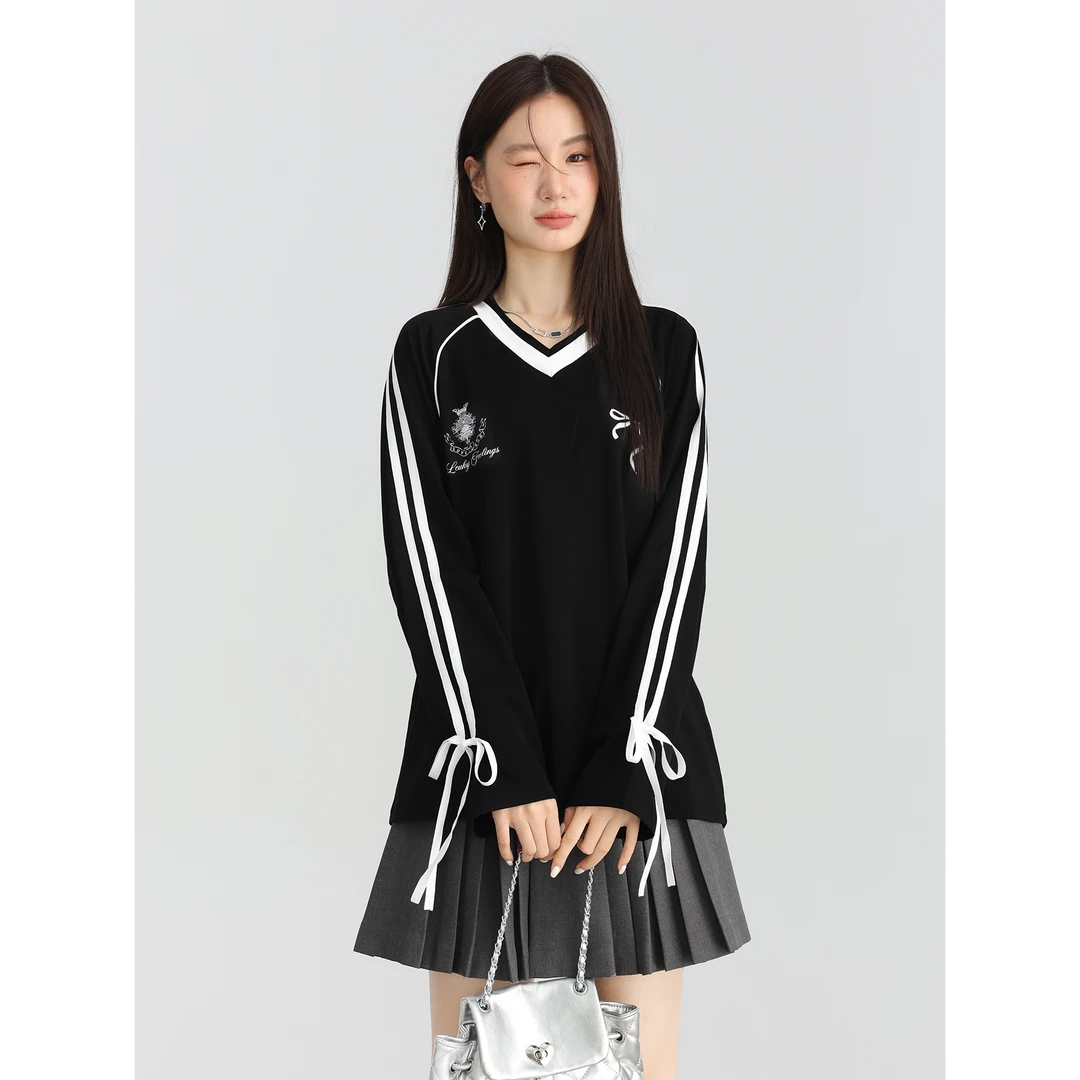 爱蔷薇大码黑色V领t恤女装春季2025新款设计感蝴蝶结上衣GT74377