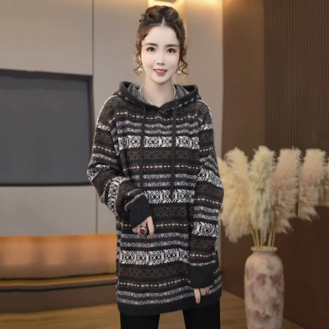 高级感复古花纹连帽针织衫女2025秋冬新款宽松中长款加厚套头毛衣