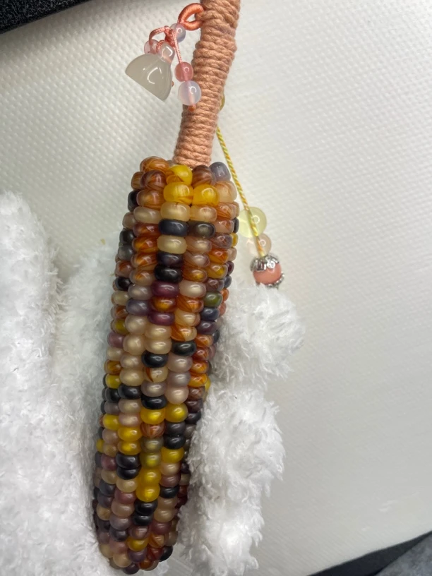 “九色神鹿”天然文玩玉米.纯手工微瑕.血丝.宝石.