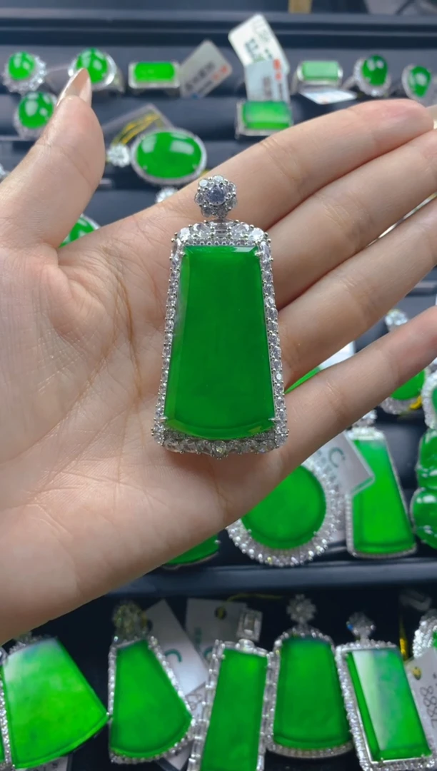 【闪购商品】翡翠颈饰银S925镶嵌11111111