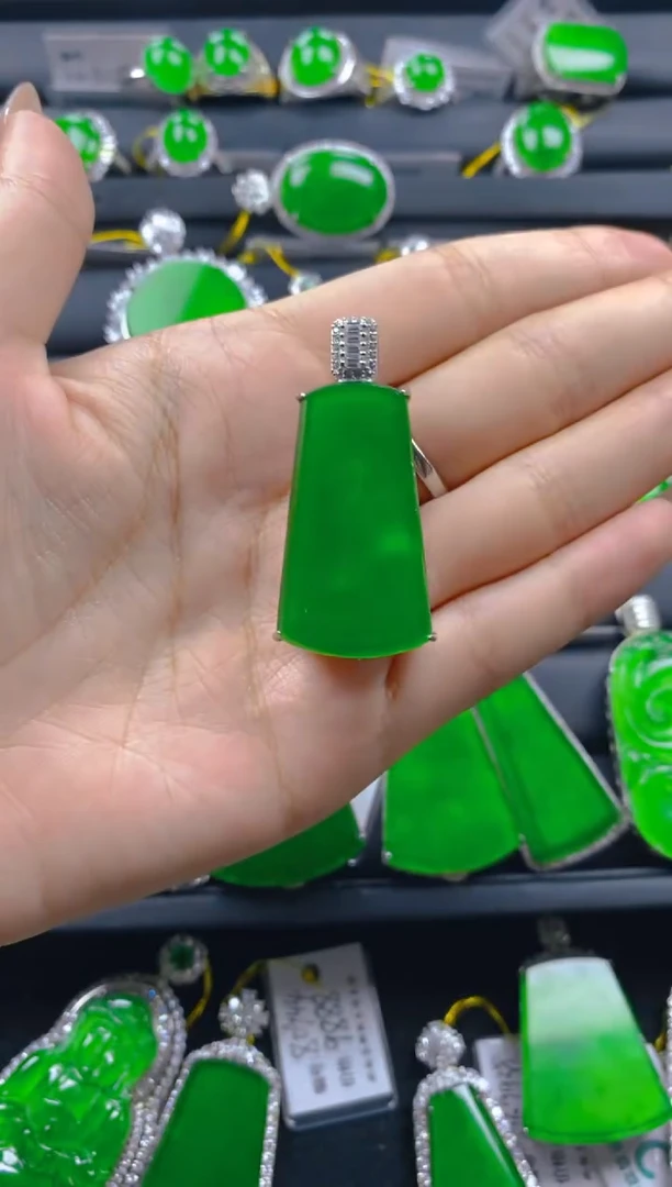 【闪购商品】翡翠颈饰银S925镶嵌11111111