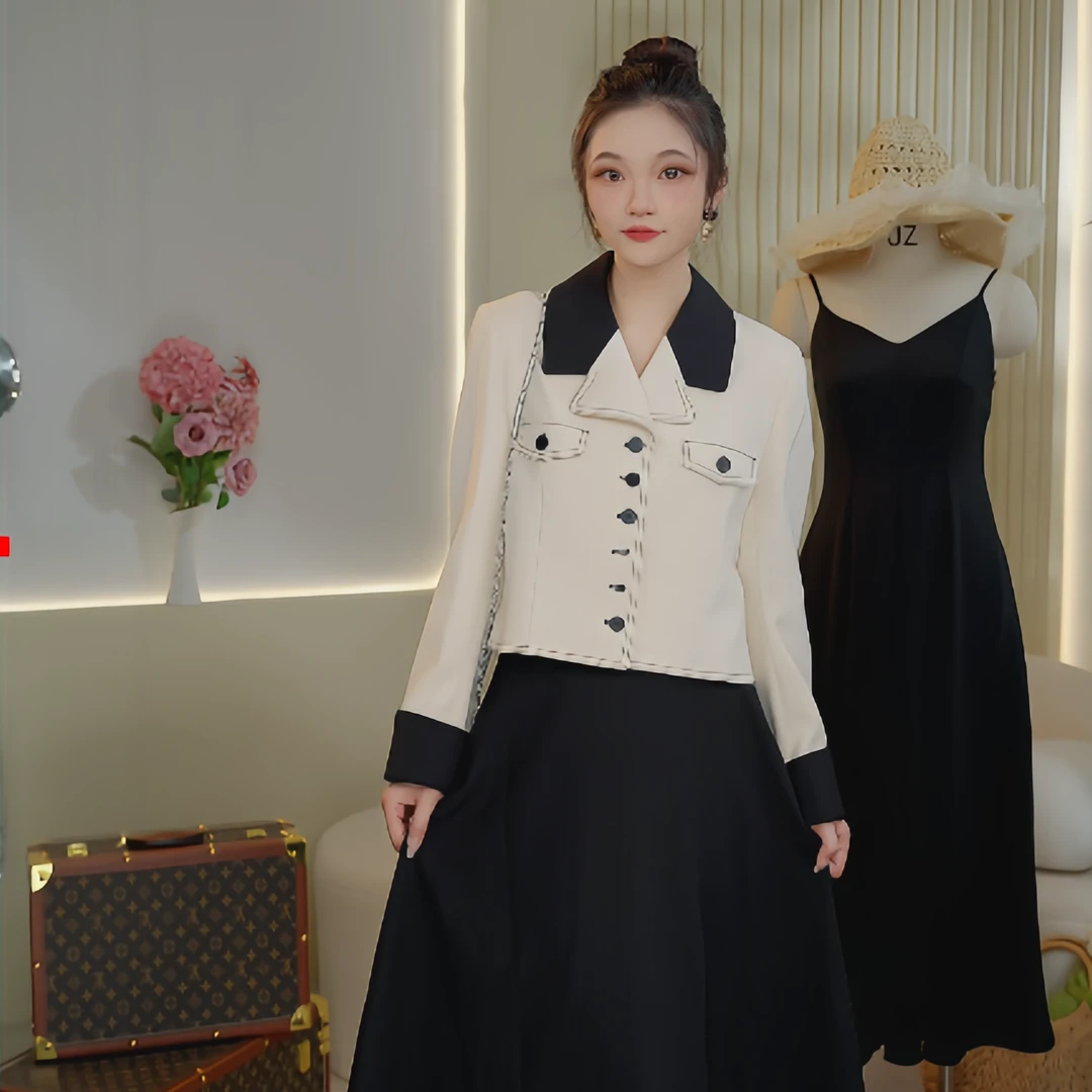 秋季新款赫本风短款显瘦轻奢小香风单排扣翻领外套