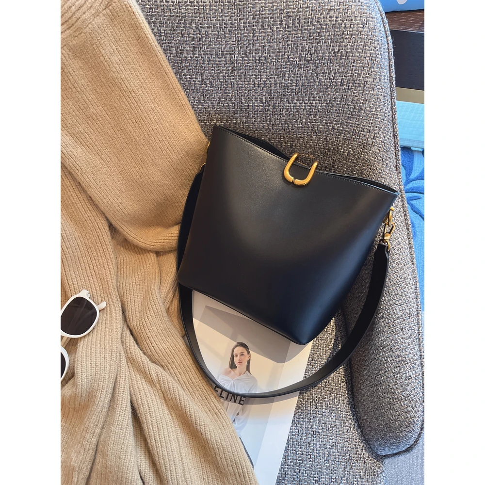 Chevios&Koirh高级感大容量腋下包包女2024新款春夏水桶包百搭单