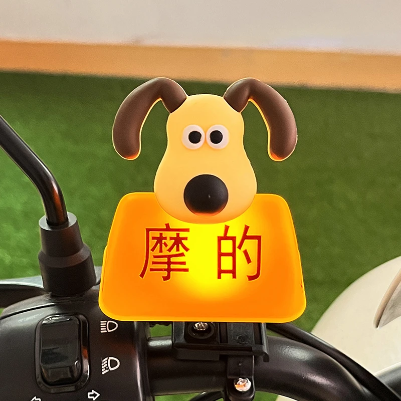 摩托车摩的灯个性创意新款可爱卡通电动车装饰灯爆闪夜骑警示灯