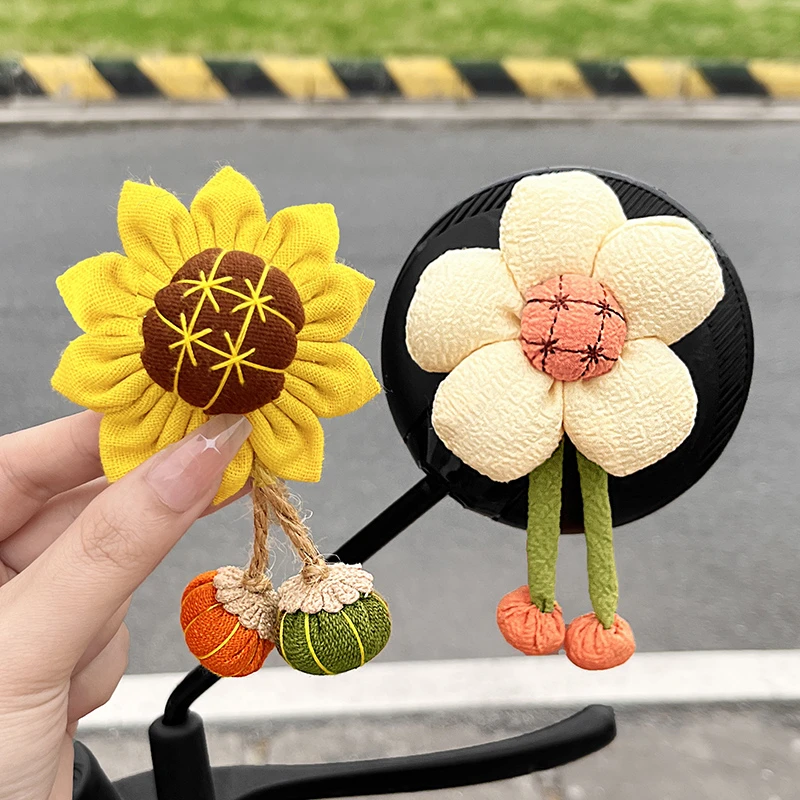 电动车反光后视镜装饰品可爱网红女神款电瓶摩托车花朵挂件小配件