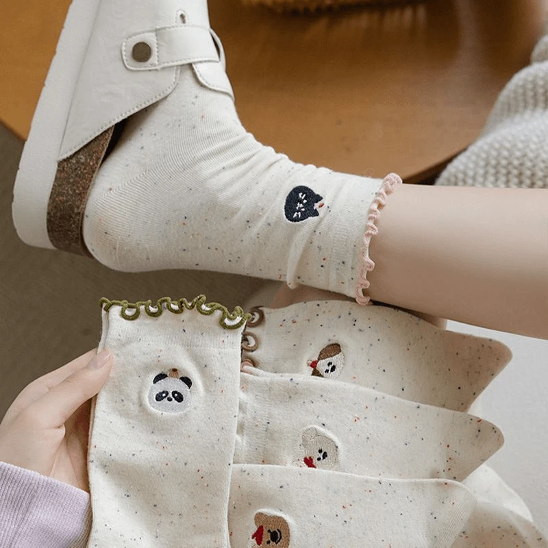 袜子女新品网红同款百搭中筒袜学生可爱卡通ins少女风堆堆长筒袜