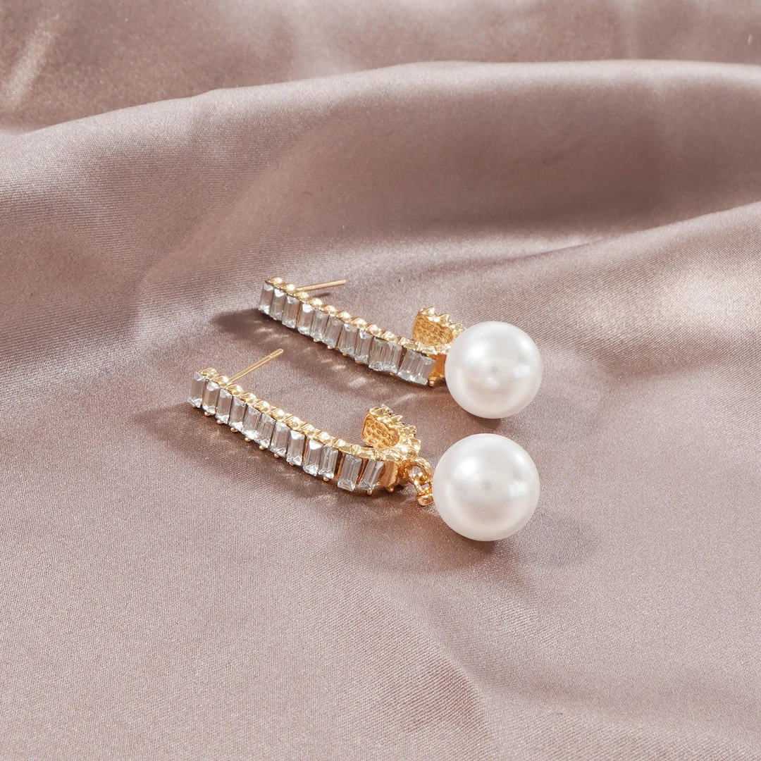 铜合金耳饰 爆款时尚气质耳钉轻奢高级感耳坠耳饰女显瘦N1434