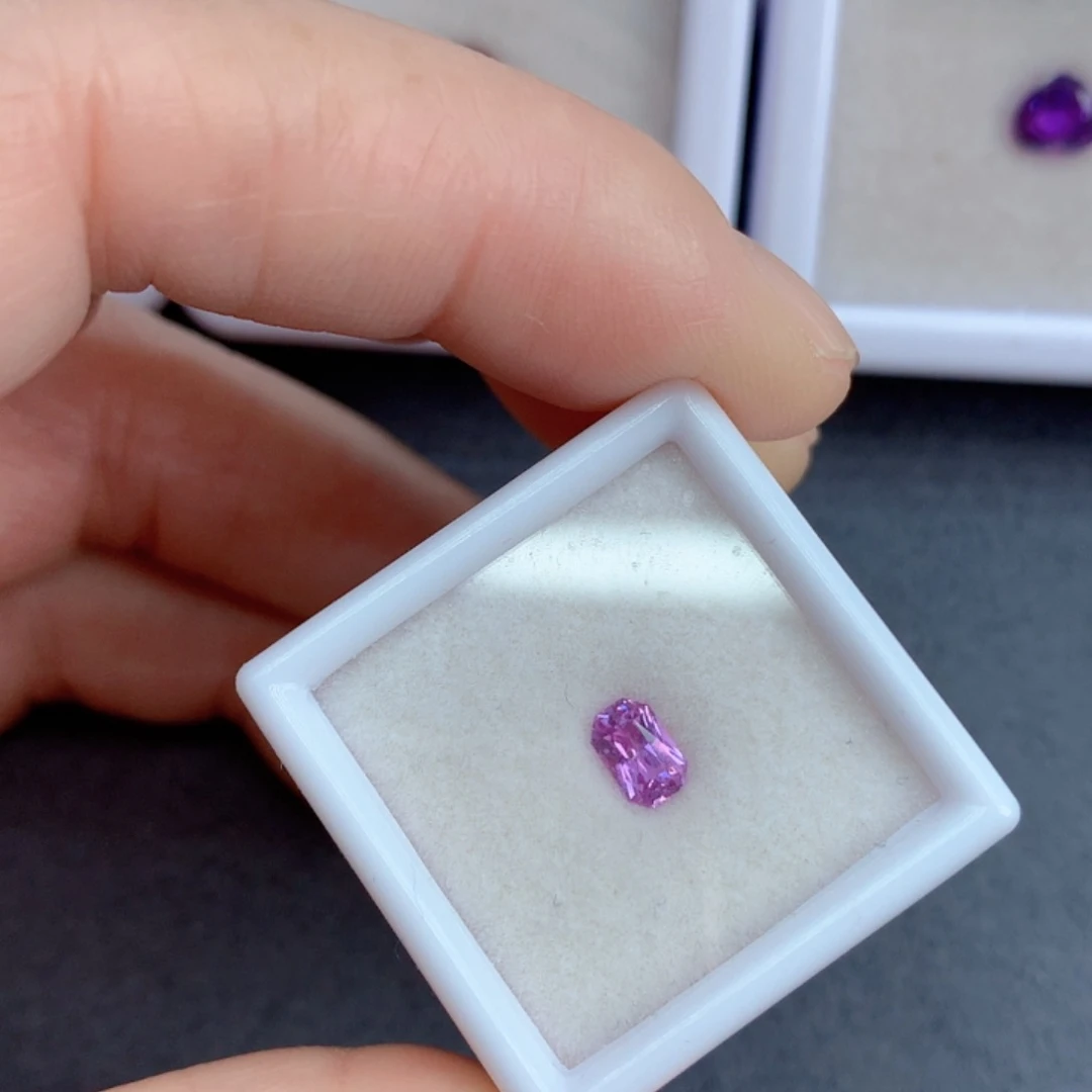 彩色蓝宝石无烧0.55克拉裸石未镶嵌