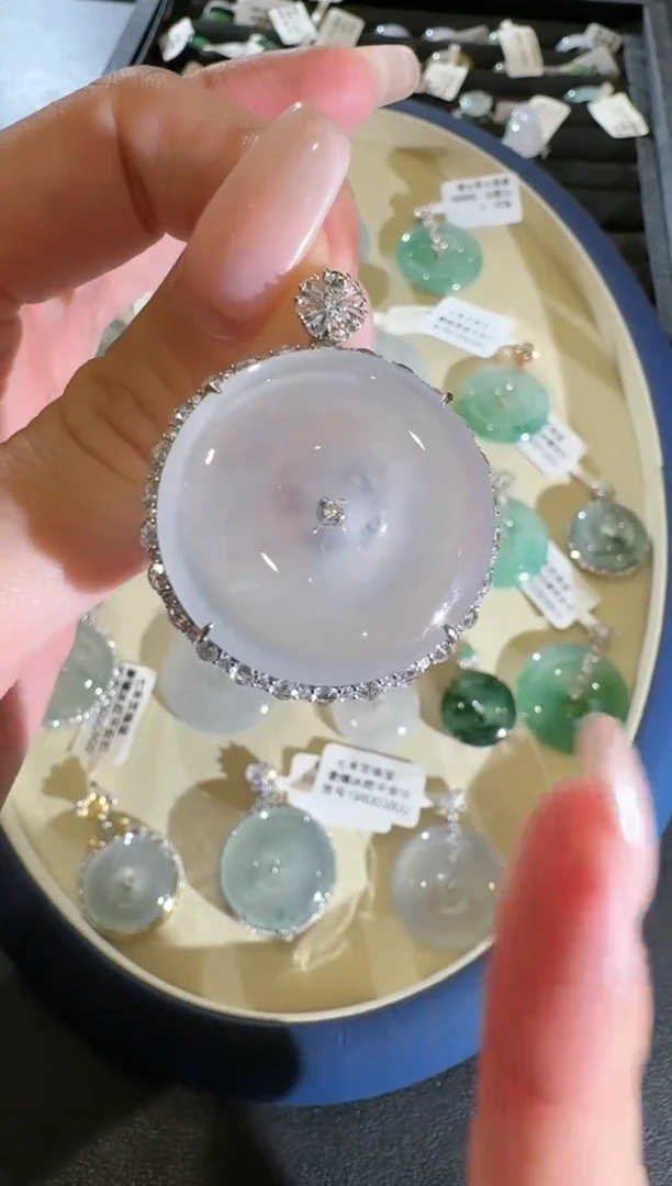 【闪购商品】翡翠吊坠(不含链)18K金镶嵌【源头工厂】钻石镶嵌平安扣