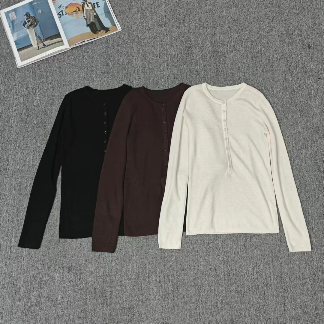 13092余小鱼 三色八粒扣小众韩系时尚百搭温柔简约针织毛衣女装