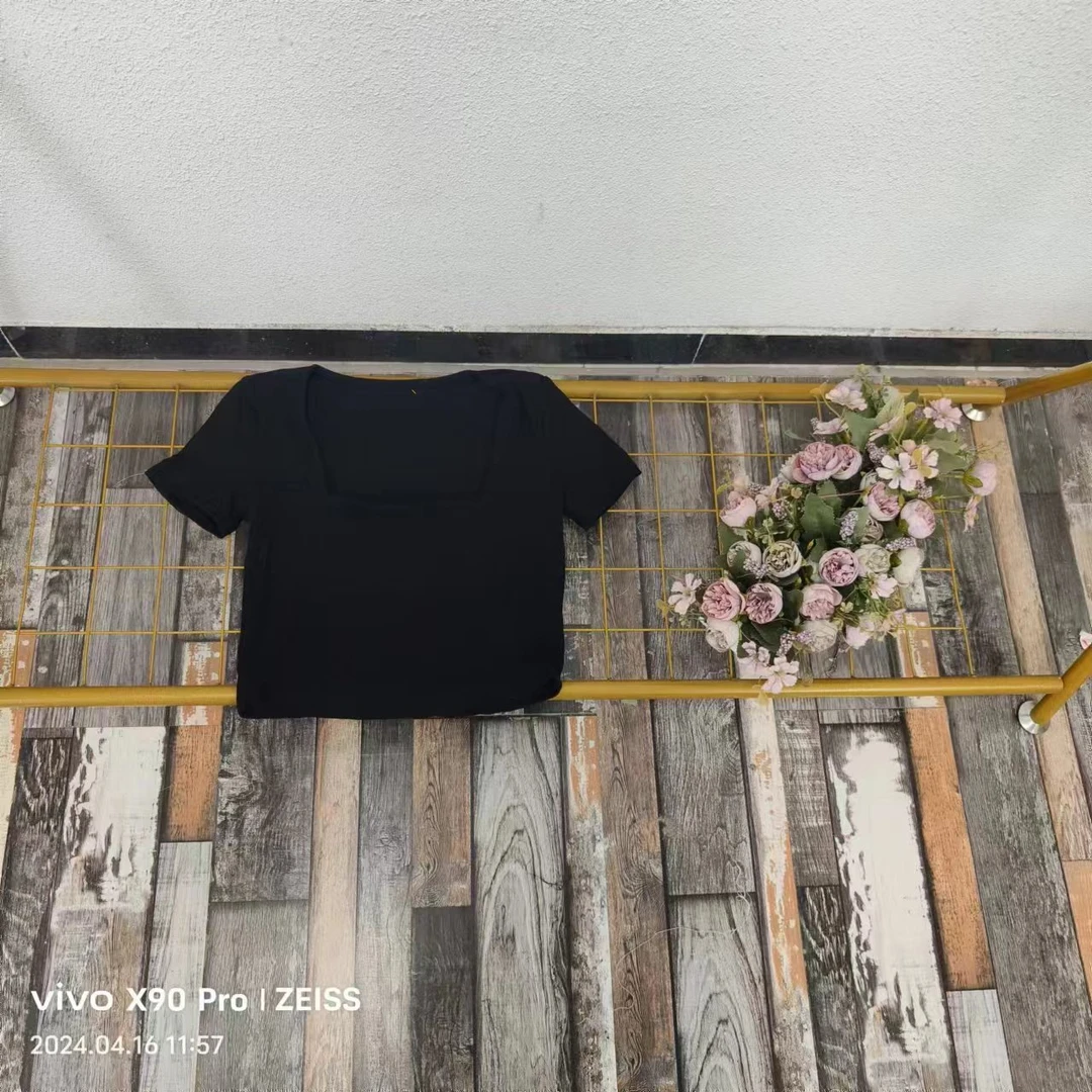 唯琳剪标  C2-4-4952款   方领短款黑色修身T恤