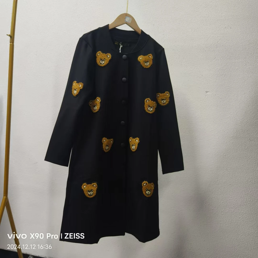 唯琳剪标   8仓A4-2-2326款   黑色小熊中长款外套