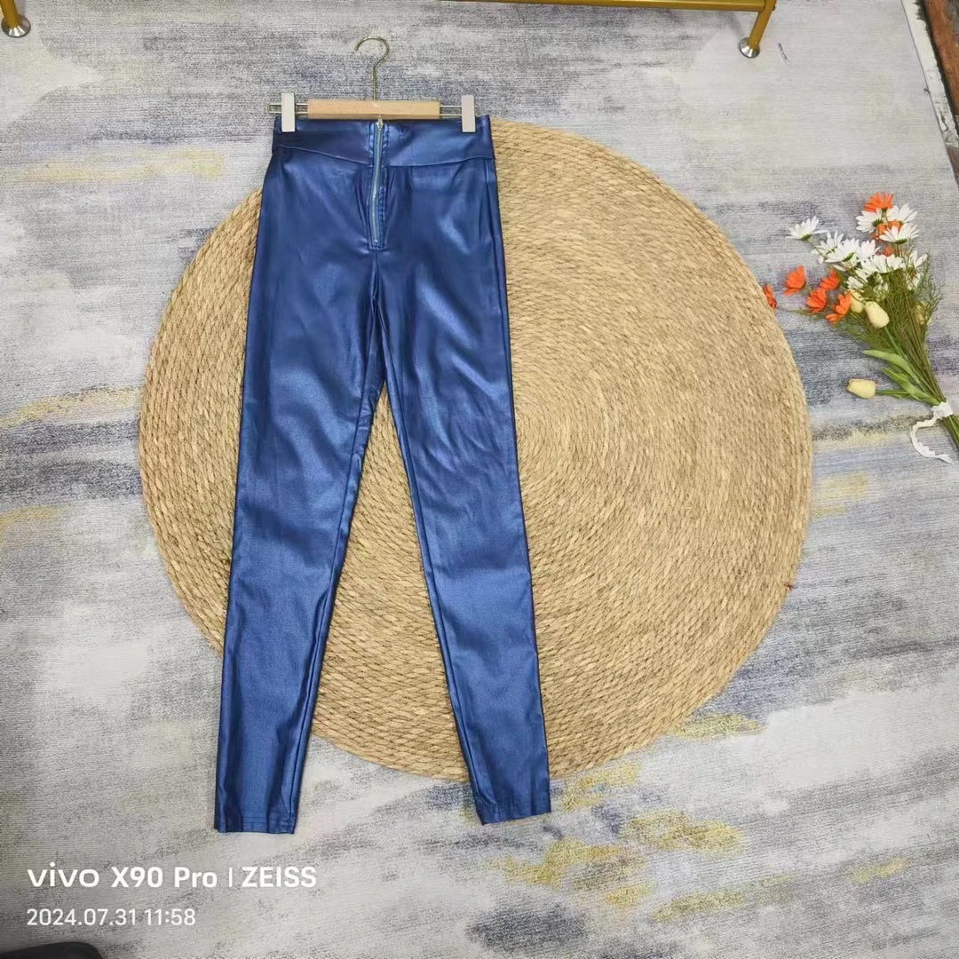 唯琳剪标   C22－10-1319款  蓝色涂层布小角裤