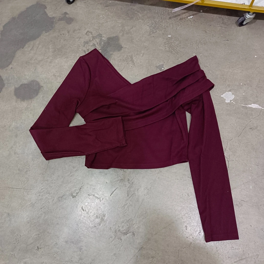 唯琳剪标   8仓B4-14-12570款   酒红色大V领T