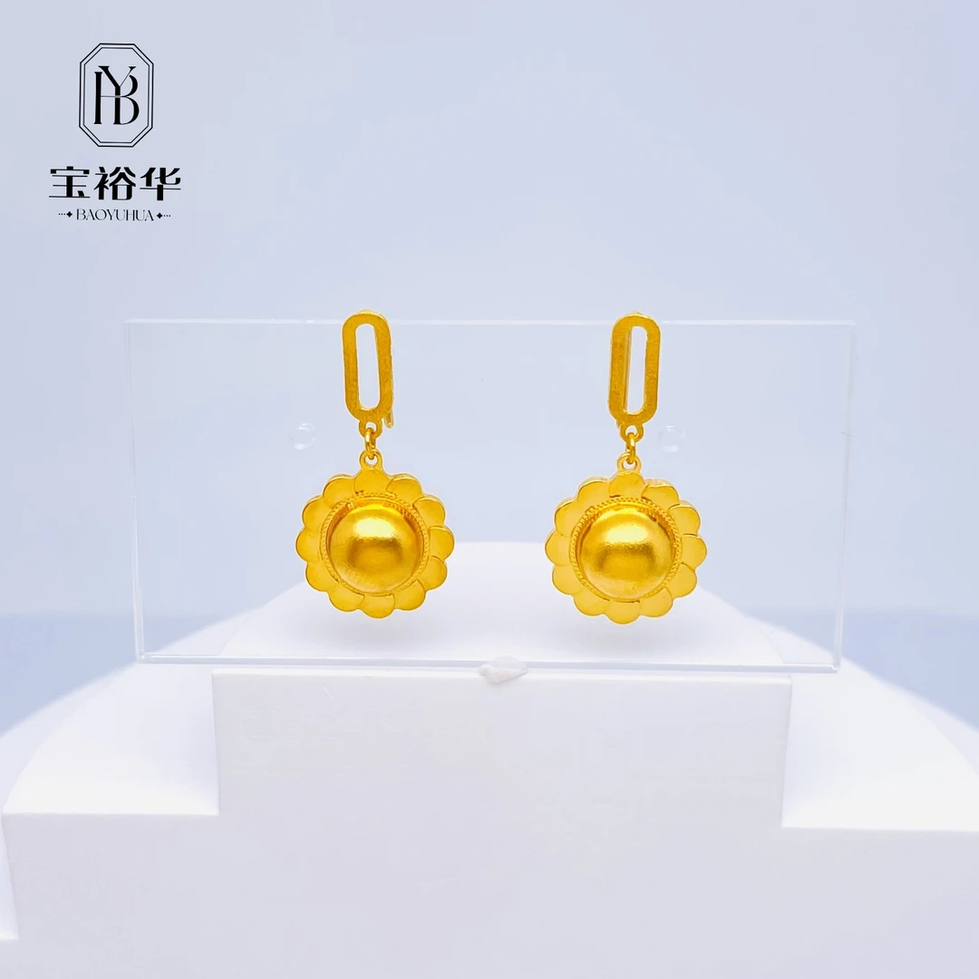 宝裕华黄金足金999 5G椭圆太阳半圆球七字耳饰