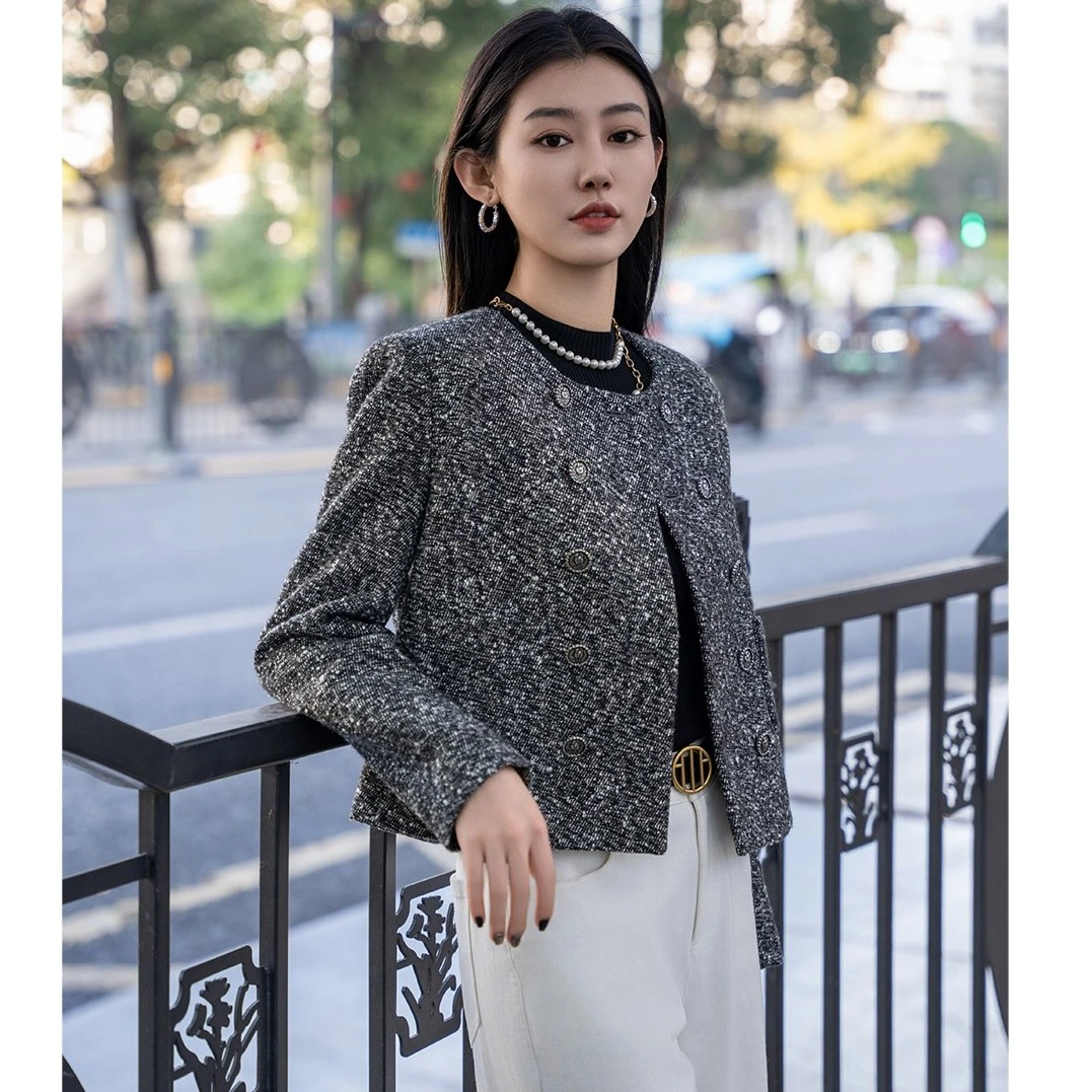 AMASS/阿玛施女士复古法式轻奢气质款时尚重工小香风外套。5400837