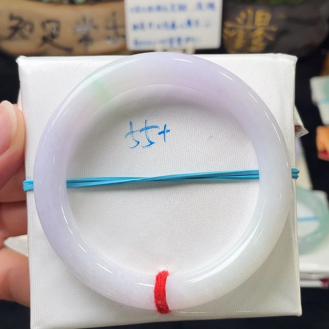 翡翠手镯未镶嵌翡翠手镯