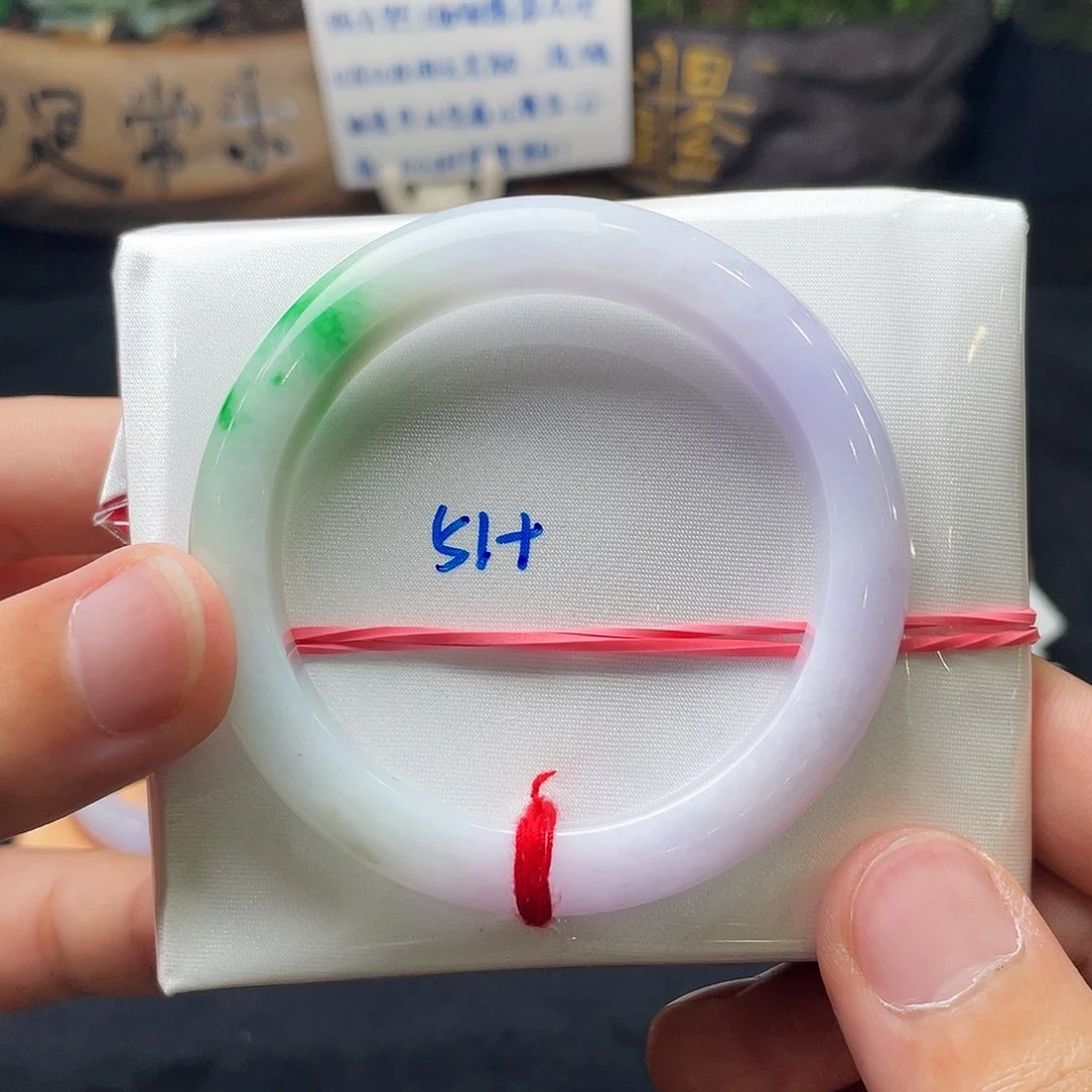 翡翠手镯未镶嵌翡翠手镯