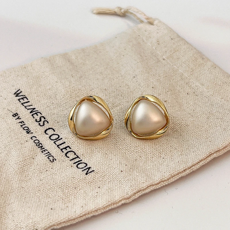 铜合金耳饰 法式百搭几何三角耳钉女秋季气质高级感轻奢N1388