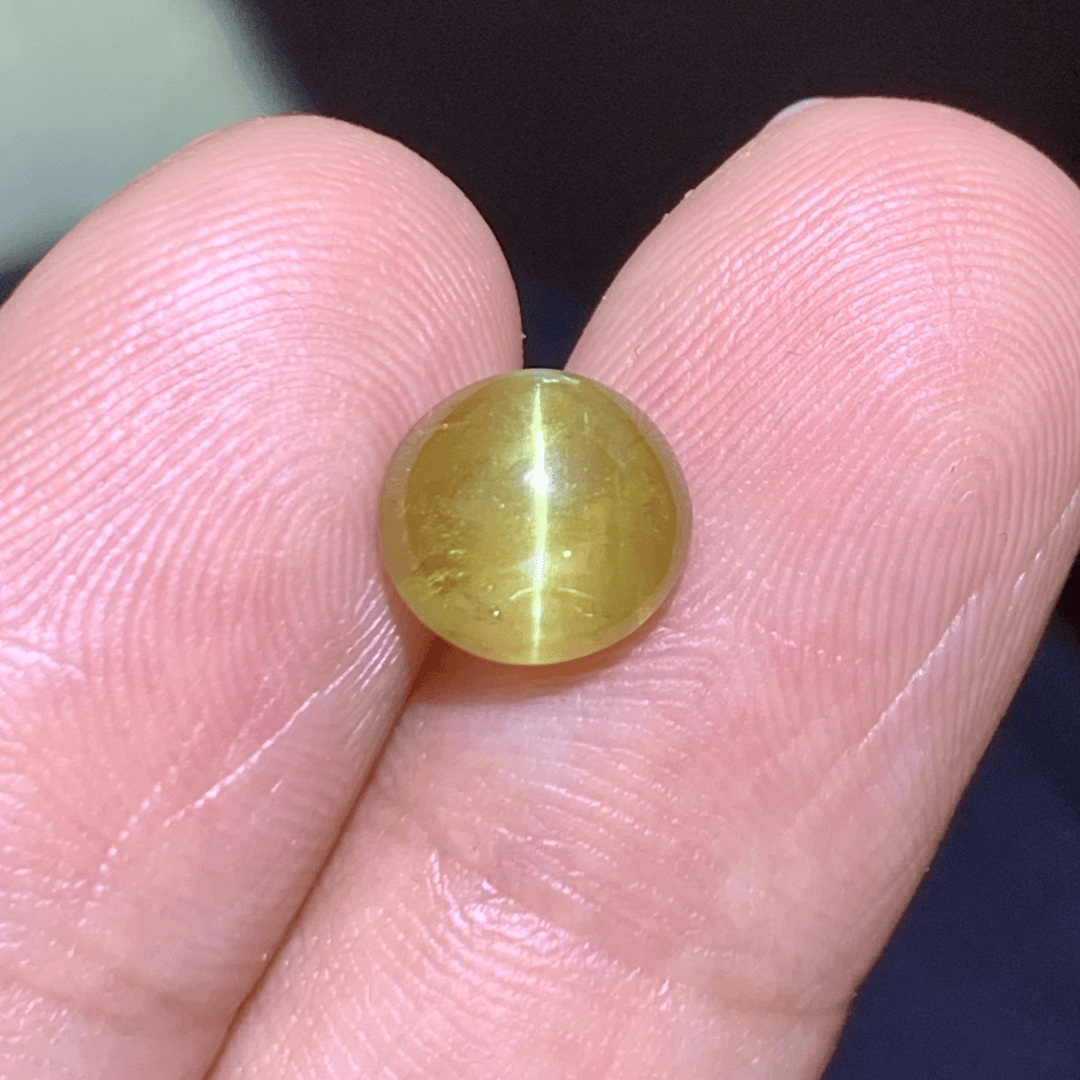 天然金绿猫眼宝石3.3克拉8.2*8.6毫米蜜糖色晶体通透眼线犀利