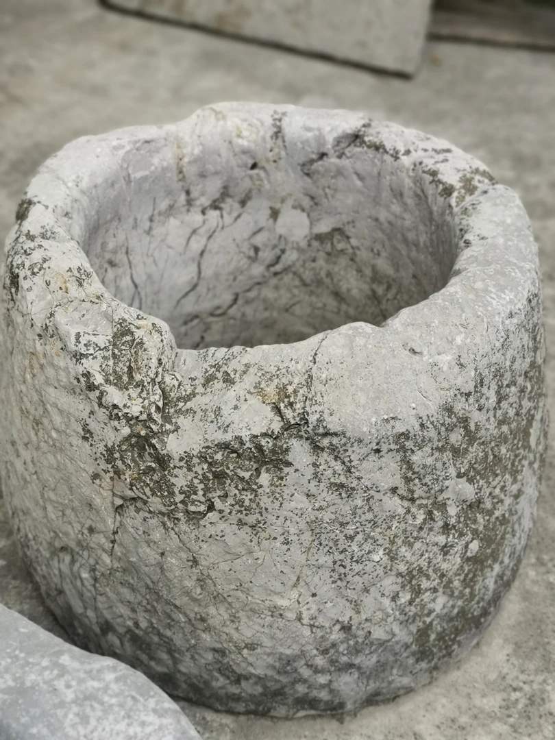 太湖石老井口 皮壳苍古 品相如图 无动无修