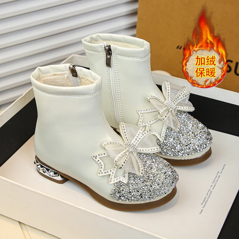 女童鞋子儿童马丁短靴子白色皮靴宝宝小公主时装小高跟加绒棉靴潮