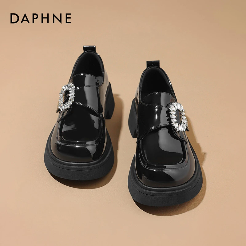 达芙妮厚底乐福鞋女款2025秋冬新款漆皮小皮鞋百搭英伦风水钻女鞋