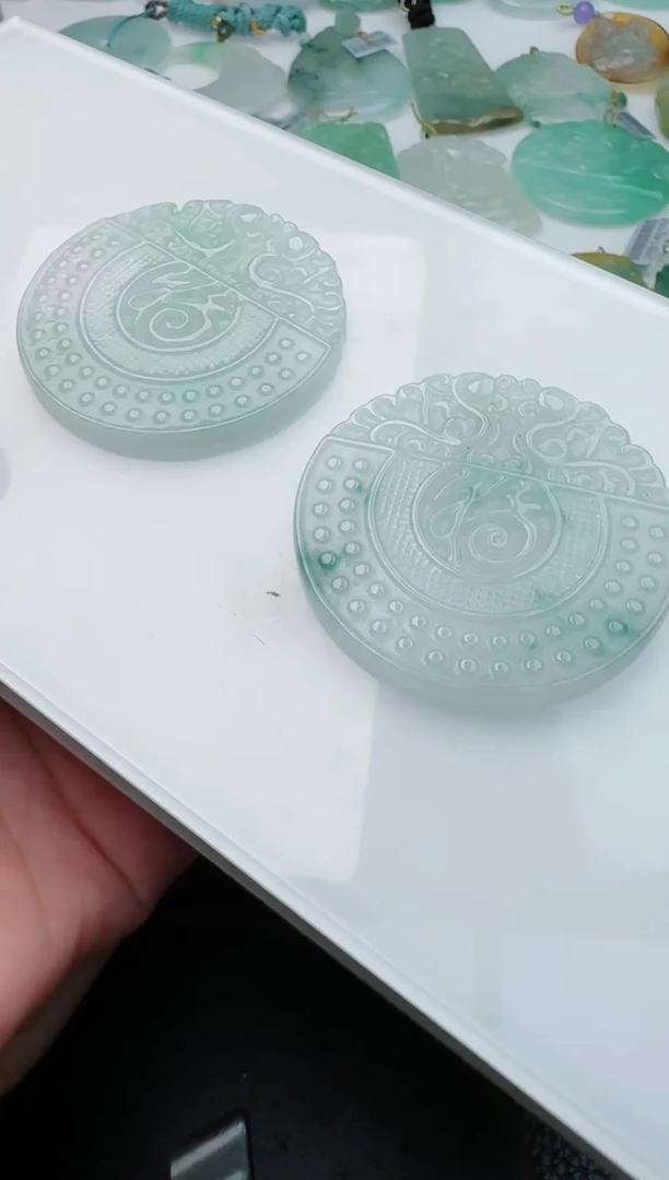 【闪购商品】翡翠吊坠(不含链)未镶嵌多样性随机发其一