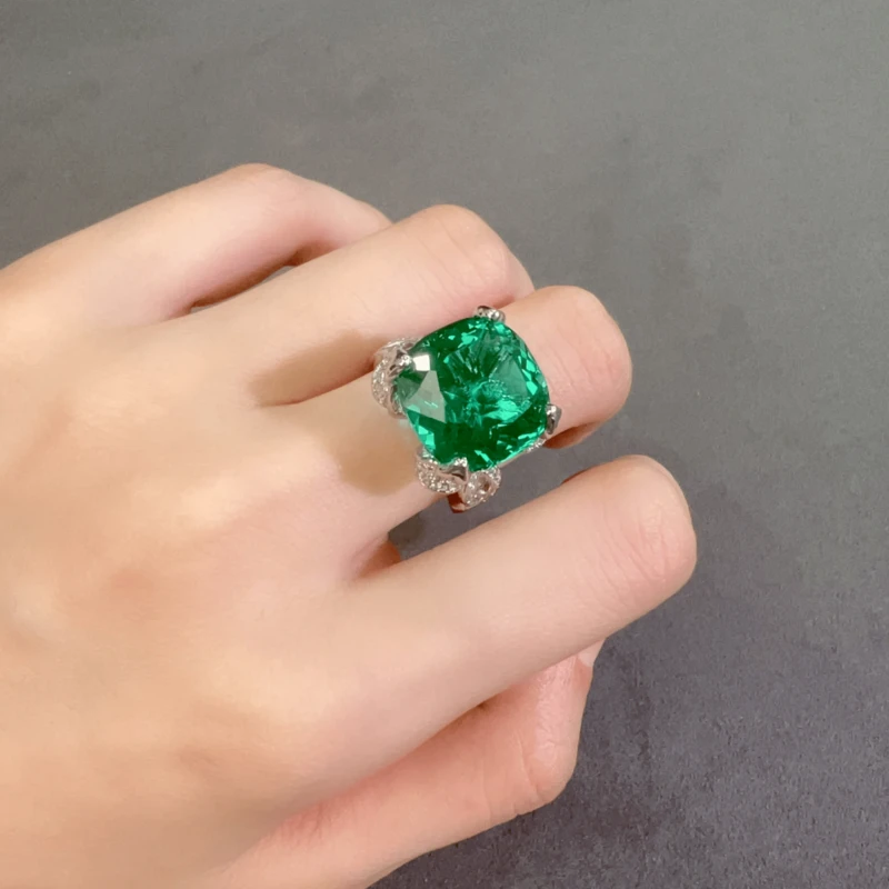 铜合金合成锆石戒指  GRW 2514  深不见底的湖水绿轻奢豪镶戒指