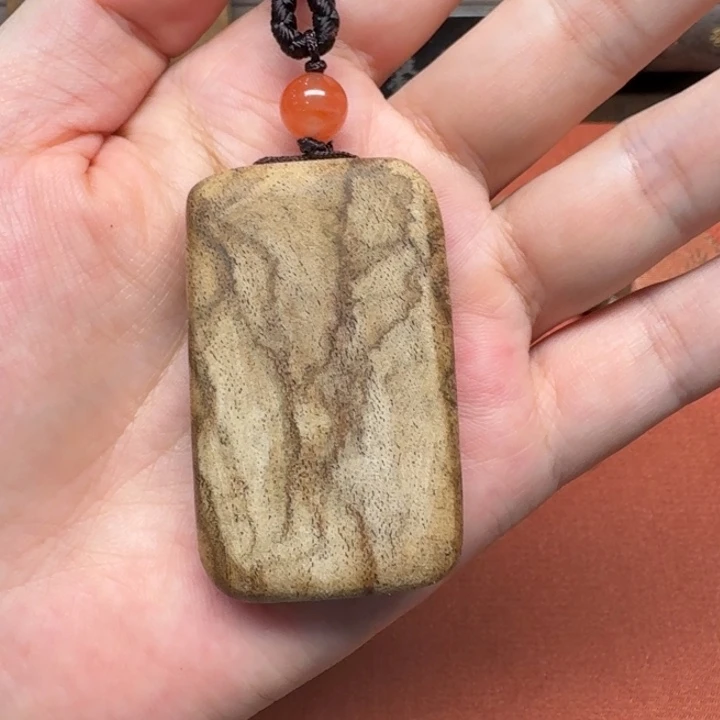 沉香吊坠馨安居沉香定制款