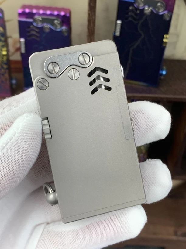 钛合金机械战甲龙舌打火机六代个性一键弹射煤油送创意礼物点火