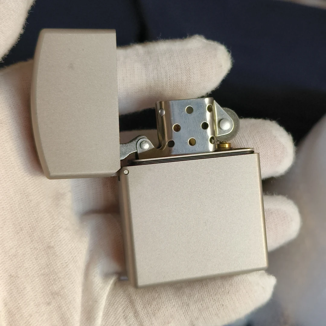 钛合金盔甲手工窄版煤油打火机加厚老式棉机个性砂轮防风男士收藏