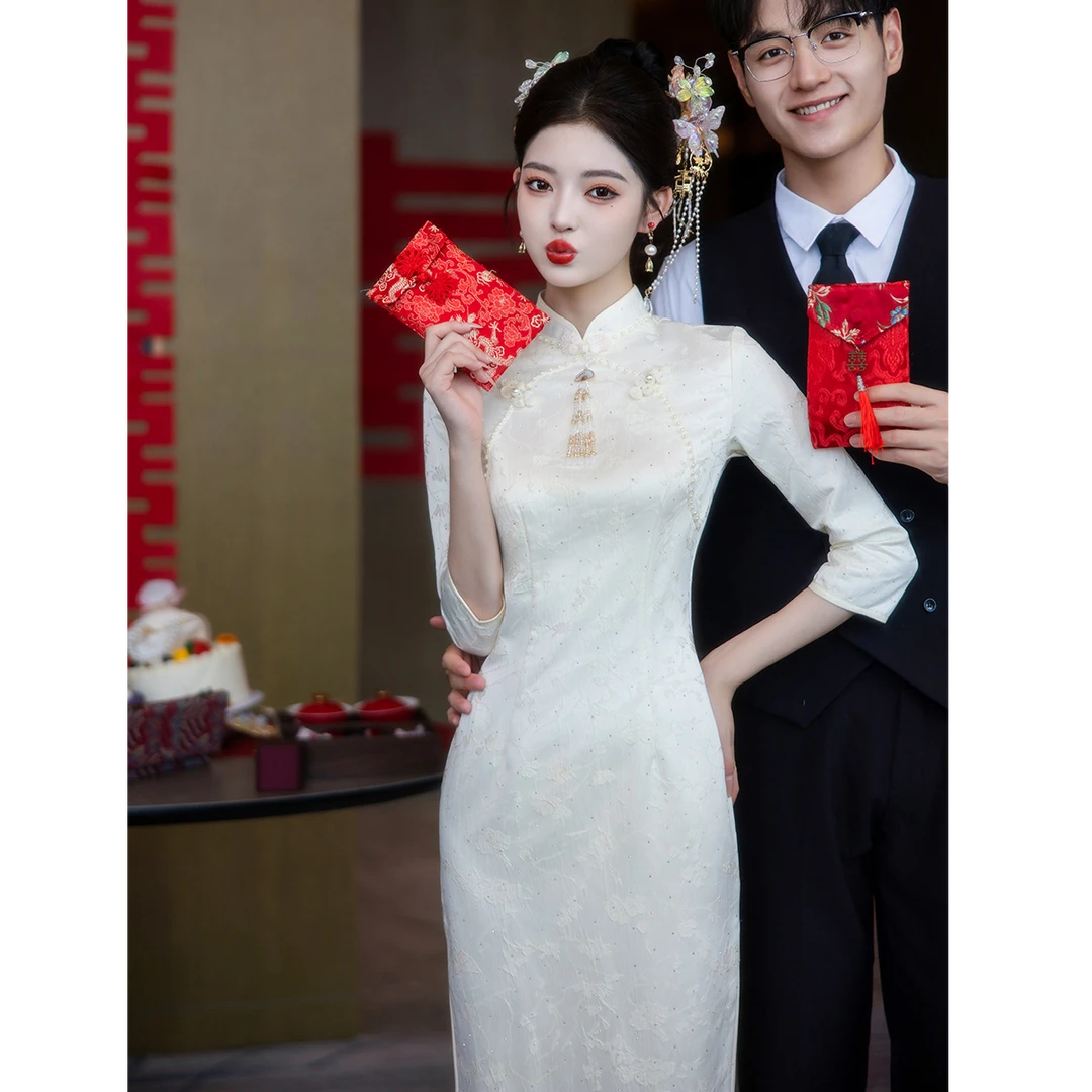 白色新中式旗袍订婚敬酒服新娘2025新款晚礼服中袖连衣裙平时可穿