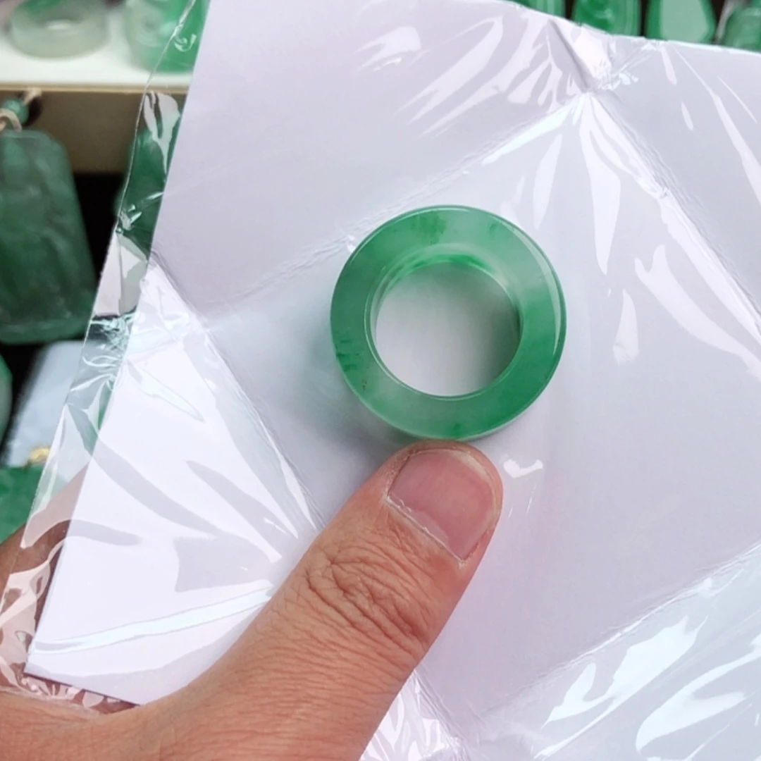 【闪购商品】石英质玉戒指未镶嵌3*1