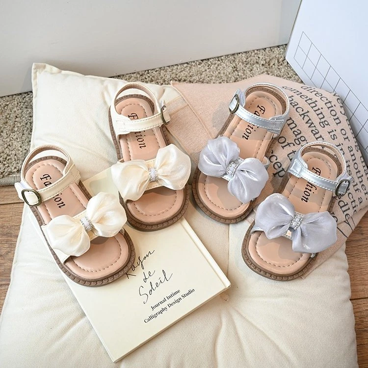 2024年夏日新款女童时尚百搭休闲软底女孩儿童甜美蝴蝶凉鞋
