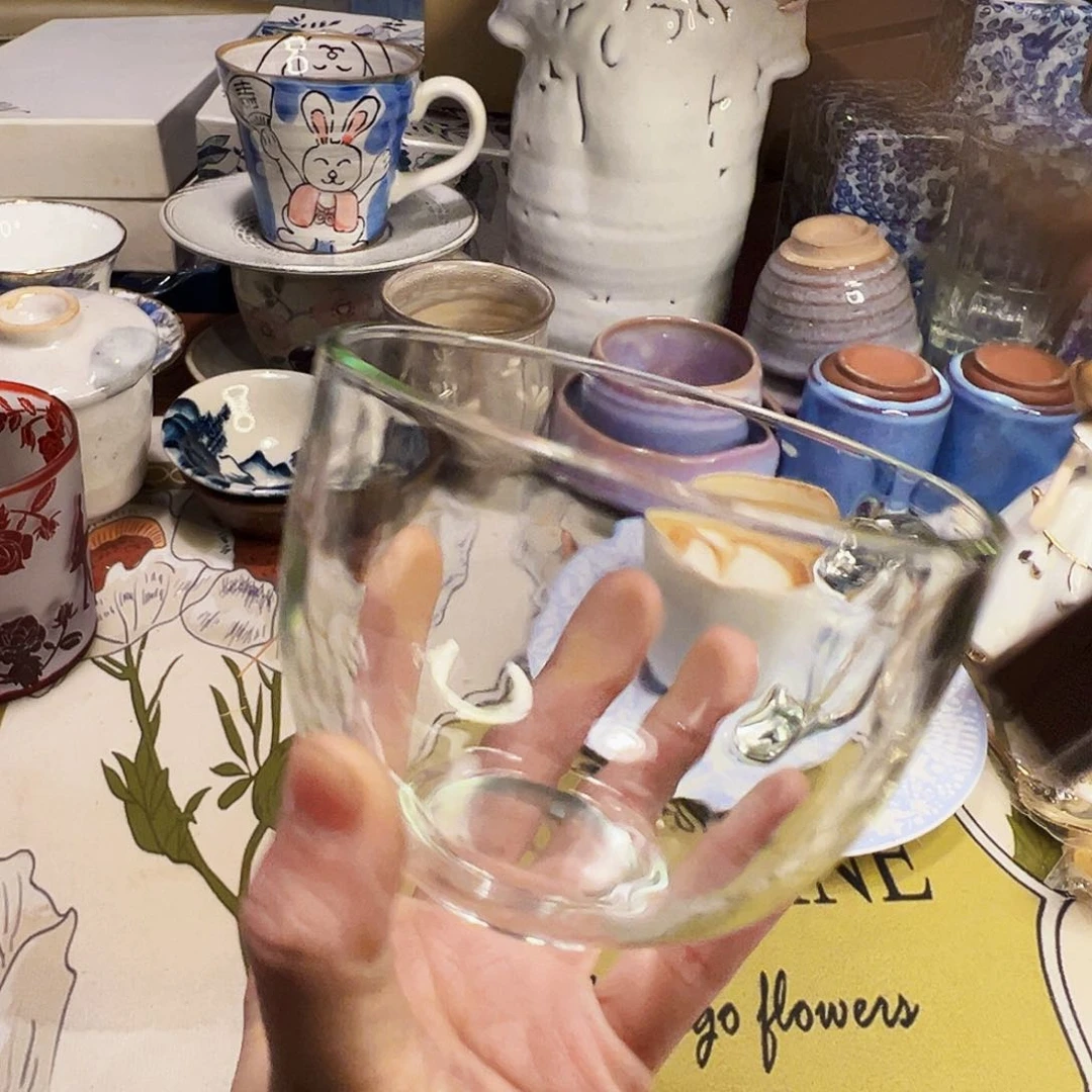 咖啡杯里装酒了还想