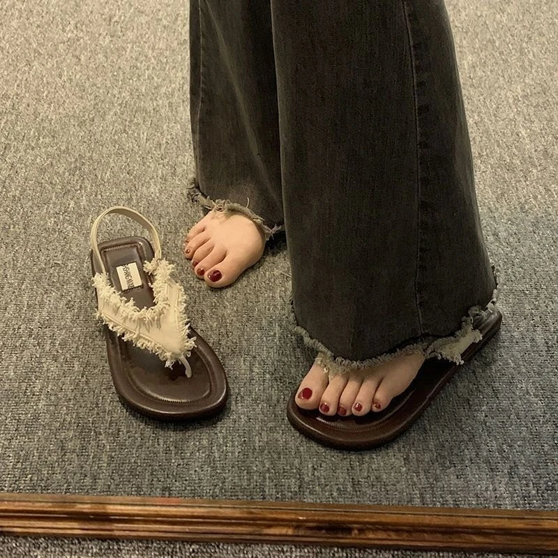 罗马凉鞋女2025年夏季新款时尚百搭软底洋气平底海边夹趾沙滩鞋女