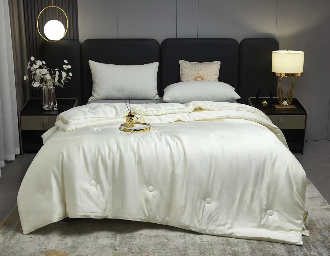 高端天丝棉蚕丝被芯御品蚕丝羊绒冬被芯加厚轻盈柔软透气双人被胎