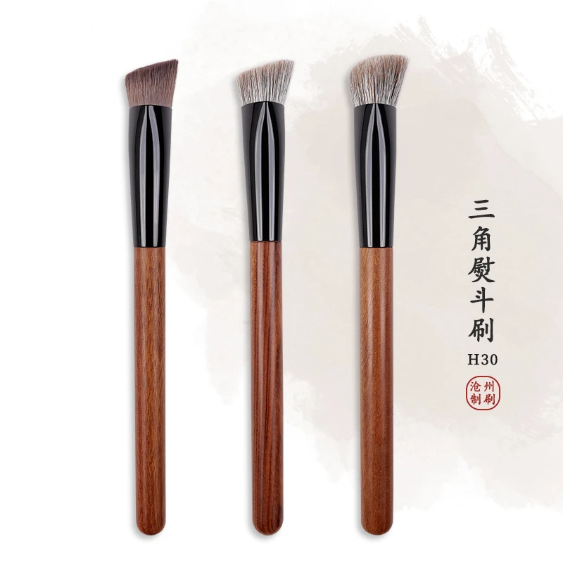 H30动物毛不吃粉三角高光刷熨斗形面中部提亮斜平头羊毛化妆刷子