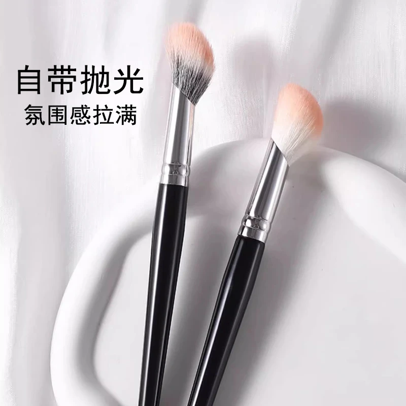 动物毛斜头指腹腮红刷高光修容散粉定妆晕染点彩多功能一体氛围刷